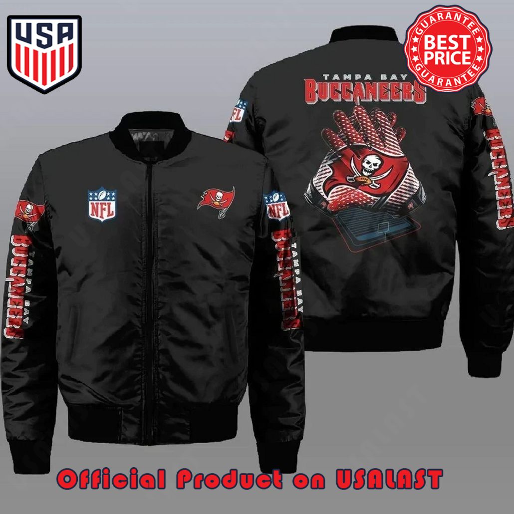 TAMPA BAY BUCCANEERS TEAM LOGO BOMBER JACKET – BLACK
